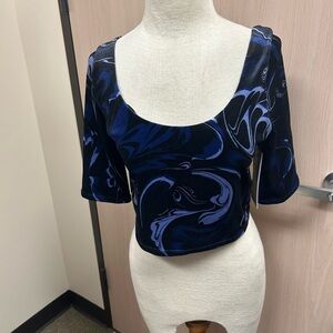 Athleta Navy and Black Swirl Crop Top